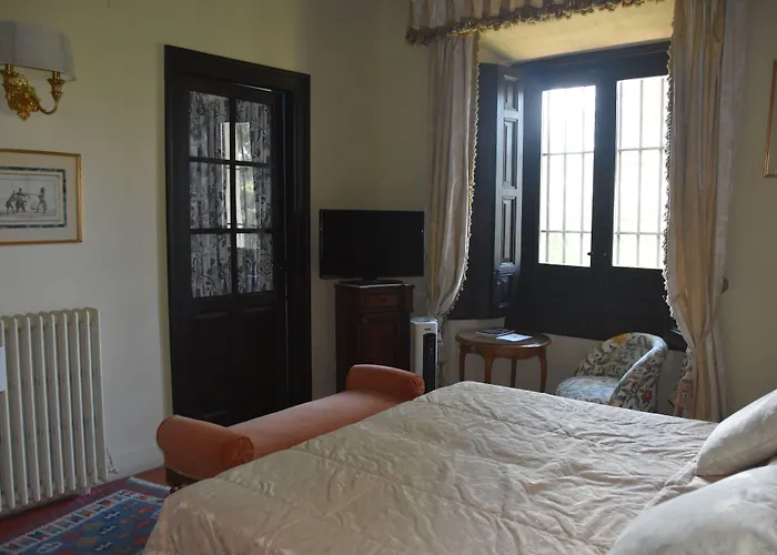 Hotel Caserio De Lobones 5*