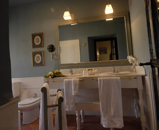 Hotel Caserio De Lobones 5*